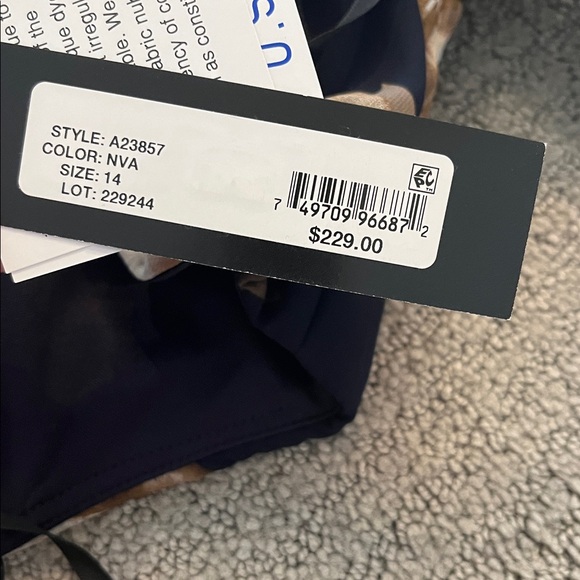 🩷 NWT Betsy Adam Floral one Shoulder Women's Size 14 Special Occasion Navy Dress - Picture 8 of 8